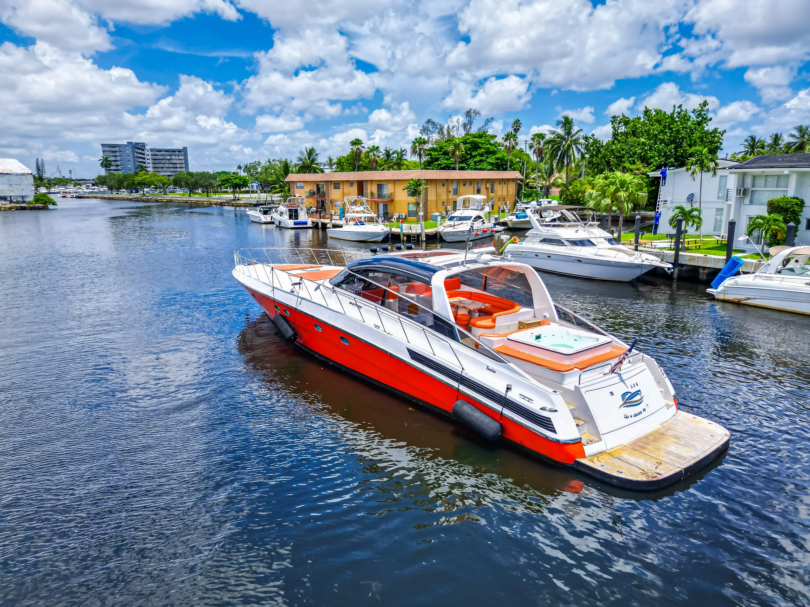 85ft Baia spacious deck area